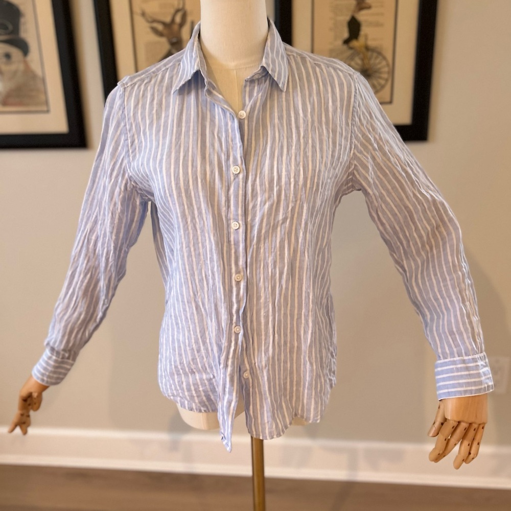 Uniqlo Light Blue and White Striped Casual Shirt
